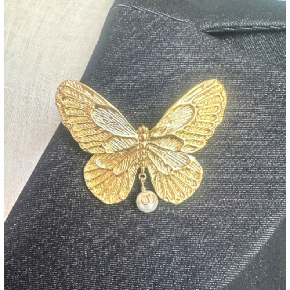 DIOR Beautiful Gold Butterfly Brooch with Pearl Logo Detail - Picture 2 of 4
